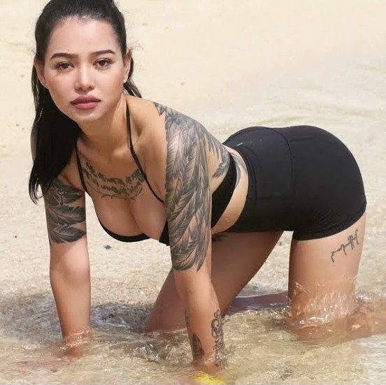 Bella Poarch  nude photo