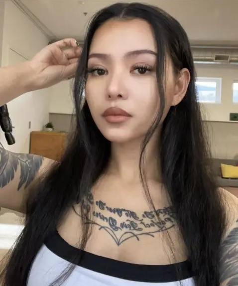 Bella Poarch  nude photo