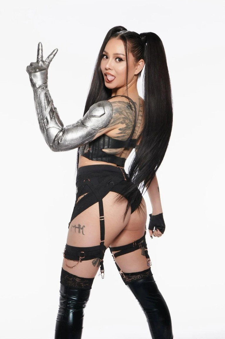 Bella Poarch  nude photo