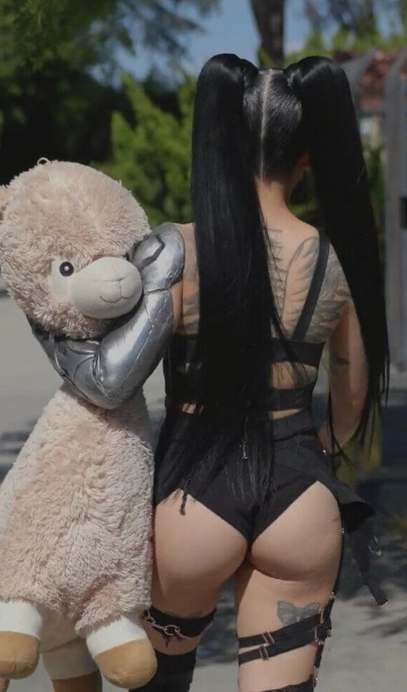 Bella Poarch Hot Booty  nude photo