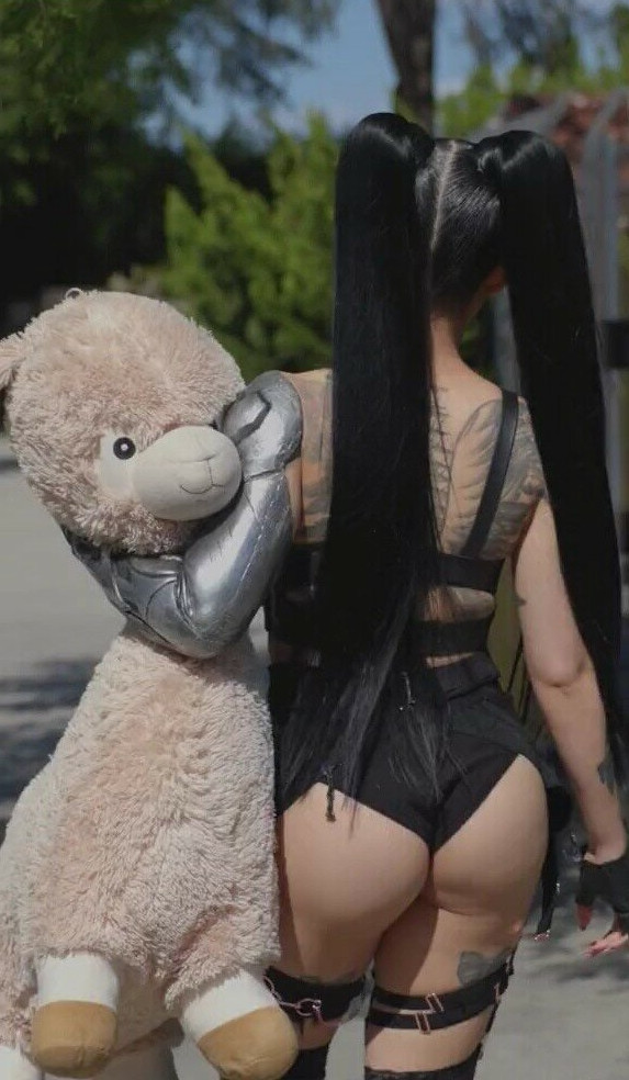 Bella Poarch Sexy Ass  nude photo