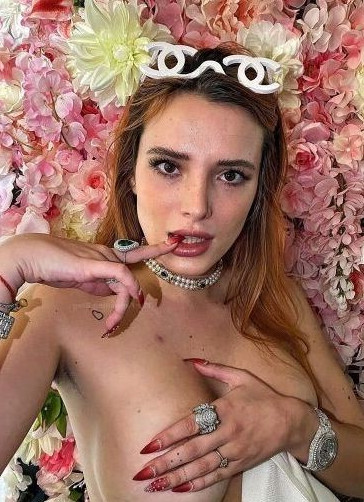 Bella Thorne Big Tits Naked  nude photo