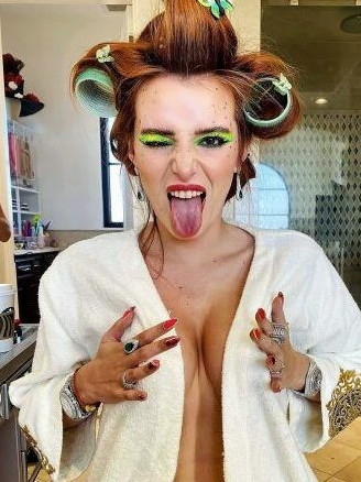 Bella Thorne Hot Actress Braless  nude photo