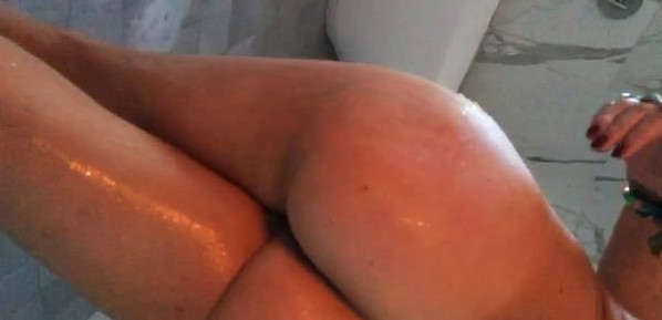 Bella Thorne Sexy Legs And Naked Butt  nude photo