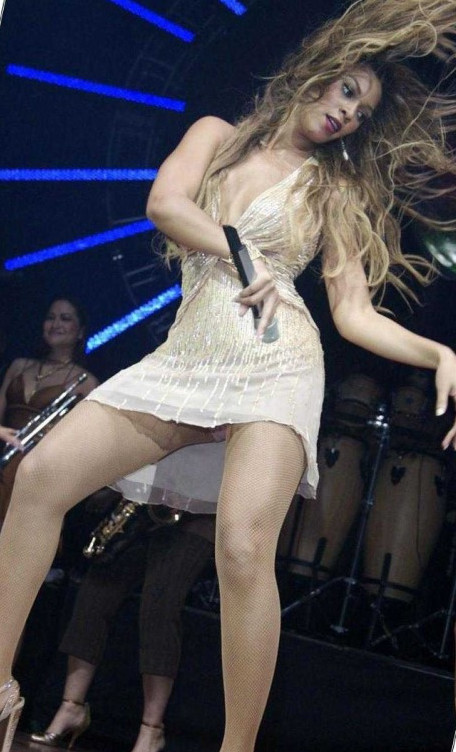 Beyonce Knowles Upskirt Pussy  nude photo