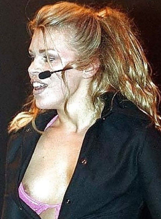 Billie Piper Boobs Nipslip  nude photo