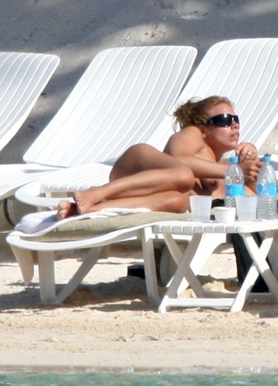Billie Piper Sexy Topless Beach  nude photo