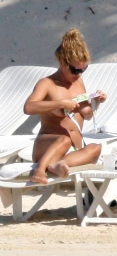 Billie Piper Sexy Topless  nude photo