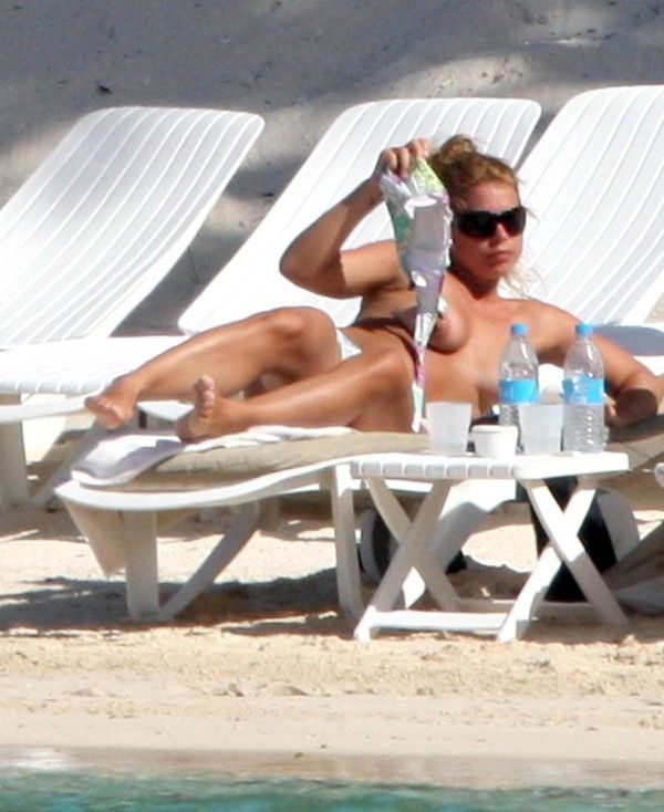 Billie Piper Topless Naked Big Boobs  nude photo