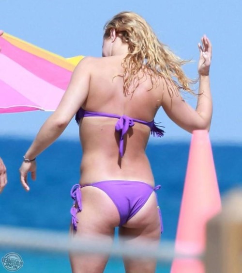 Booty Hayden Panettiere Bikini  nude photo