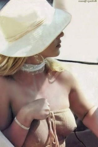 Britney Spears Boobs  nude photo