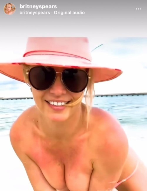 Britney Spears Nude Tits Beach Photos  nude photo