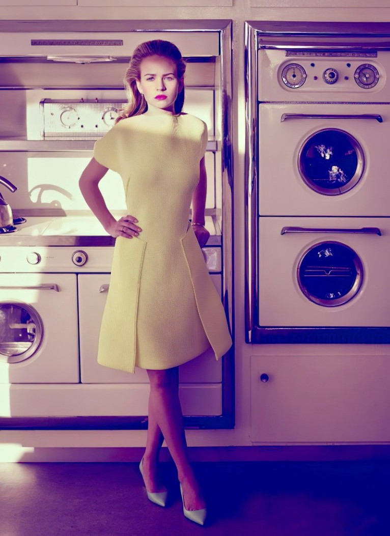 Britt Robertson Beautiful Actress  nude photo