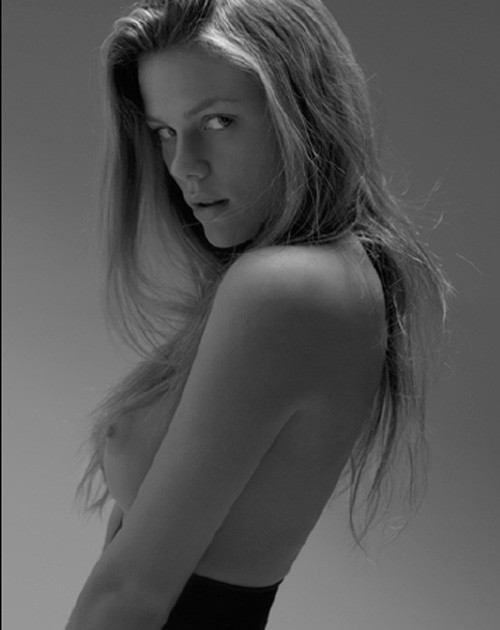 Brooklyn Decker Naked Boobs  nude photo