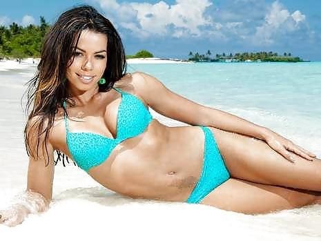 Busty Brazilian Singer Fernanda Brandao Bikini On Beach  nude photo