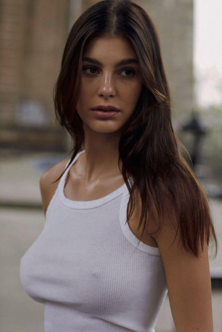 Camila Morrone  nude photo