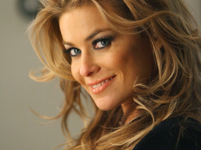 Carmen Electra Cute Smiling  nude photo