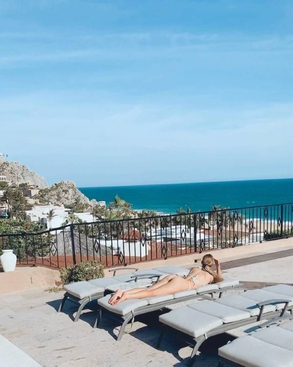 Caroline Zalog  nude photo