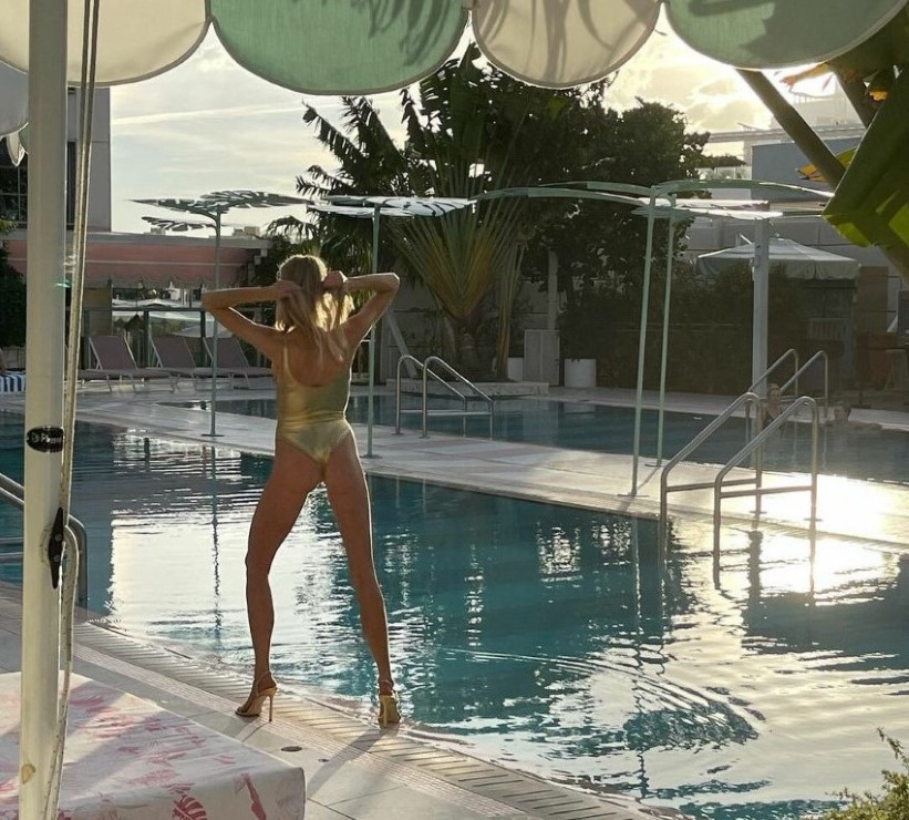 Charlotte McKinney  nude photo