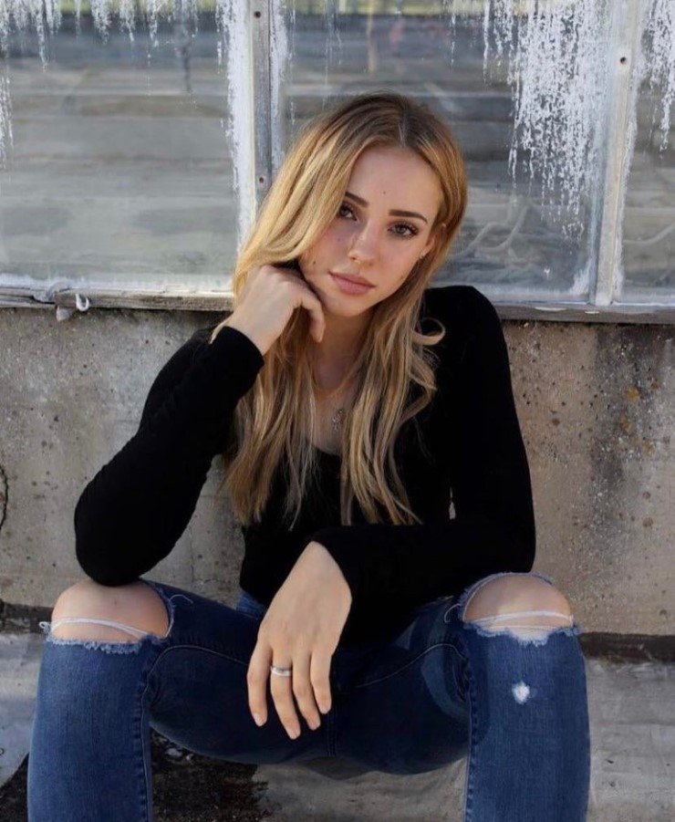 Charly Jordan  nude photo