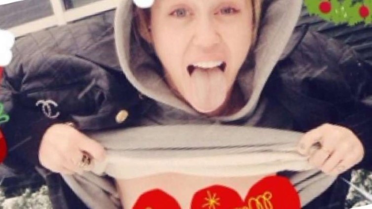 Christmas Miley Cyrus Flash  nude photo