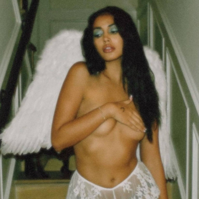 Cindy Kimberly Braless Hand Bra  nude photo