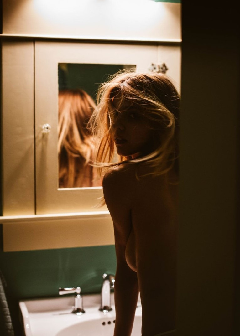 Colleen Cole  nude photo