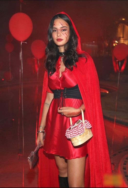 Courtney Eaton  nude photo