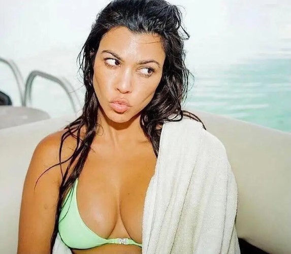 Cum To The Milf Kourtney Kardashian  nude photo
