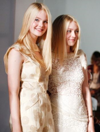 Dakota And Elle Fanning Sisters  nude photo