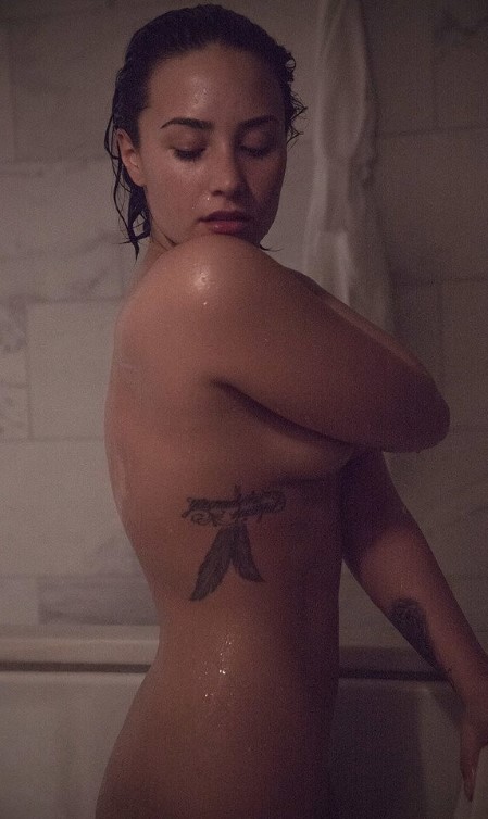 Demi Lovato Naked Topless Sexy Body  nude photo
