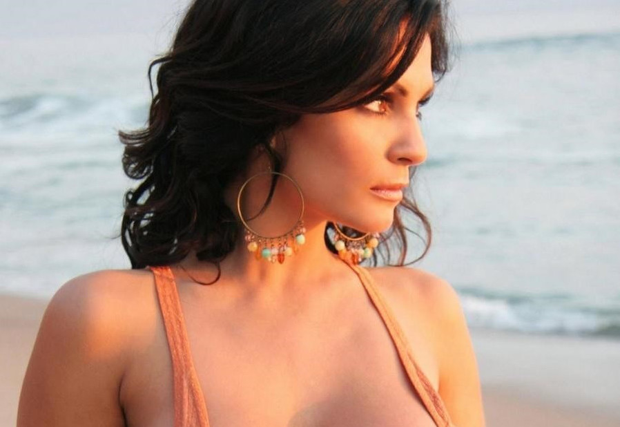 Denise Milani Green Shirt Closeup  nude photo