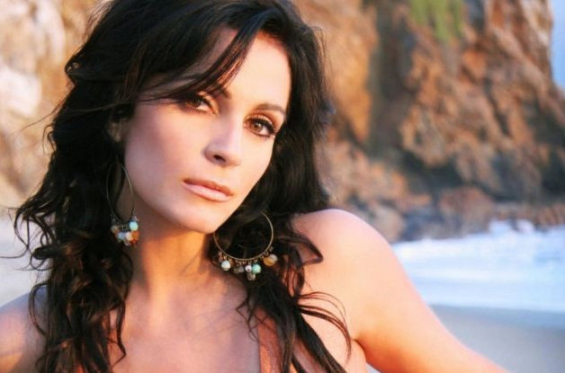 Denise Milani With Sea Closeup  nude photo