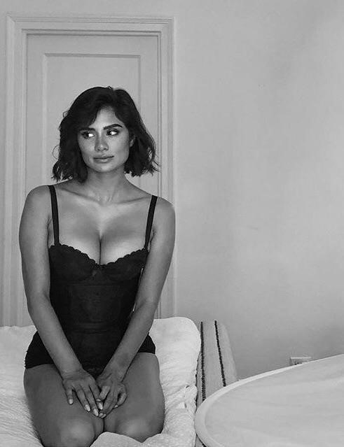 Diane Guerrero  nude photo