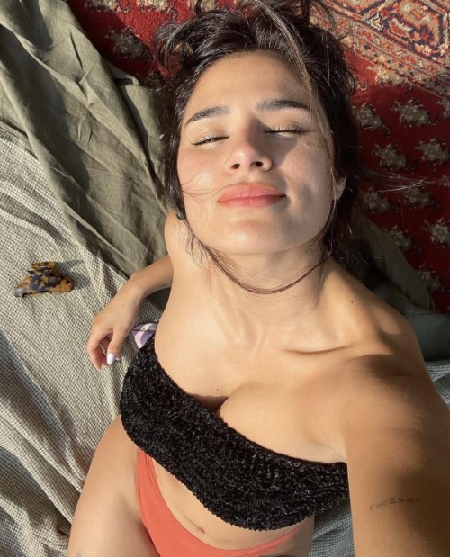 Diane Guerrero Gorgeous In A Bikini 1  nude photo