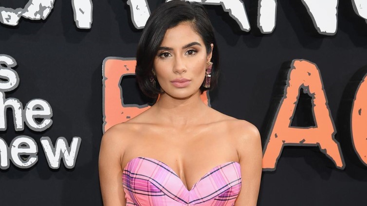 Diane Guerrero Large Cleavage  nude photo