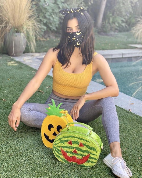 Diane Guerrero Love My Queen In Green 2  nude photo