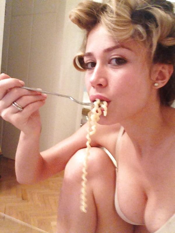 Diletta Leotta  nude photo