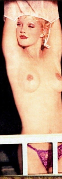 Drew Barrymore Strips Nude With Beautiful Boobs  nude photo