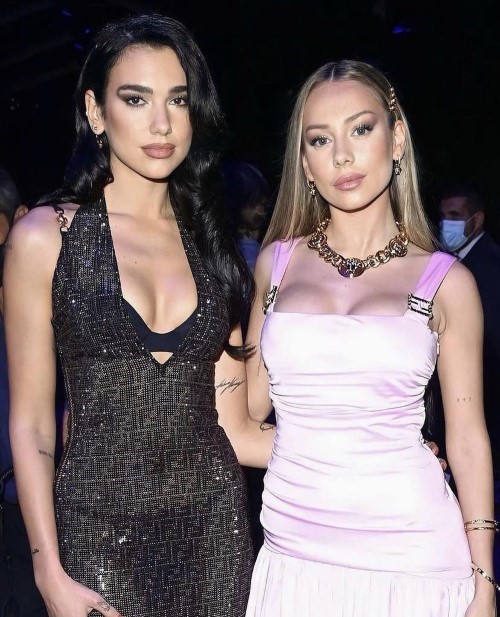 Dua Lipa With Ester Exposito At The Versace Event  nude photo