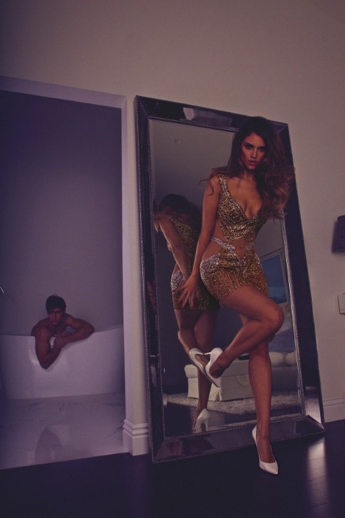 Eiza Gonzalez Mirror Mirror  nude photo