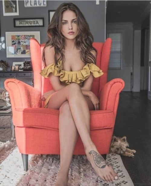 Eiza Gonzalez Sexy Feets  nude photo