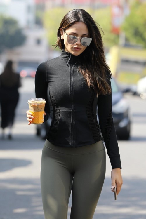 Eiza Gonzalez sexy actress in tight leggings  nude photo
