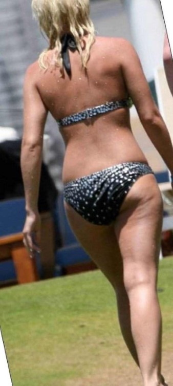 Elisha Cuthbert Naked  nude photo