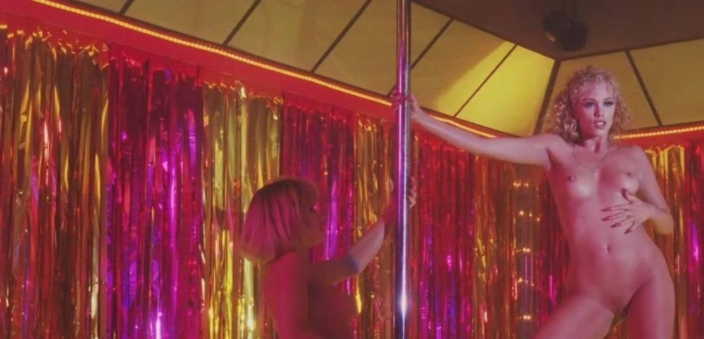 Elizabeth Berkley Frontal Nude Hot Actress  nude photo