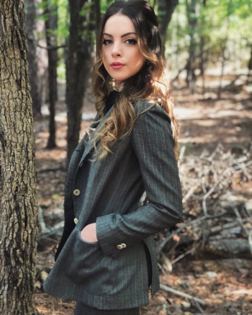 Elizabeth Gillies It’s A Carrington Thanksgiving  nude photo