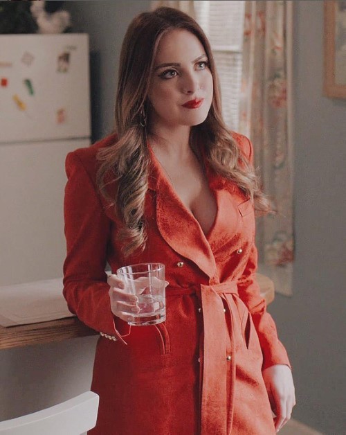 Elizabeth Gillies Liz Red Overcoat On Dynasty 2×13 4  nude photo