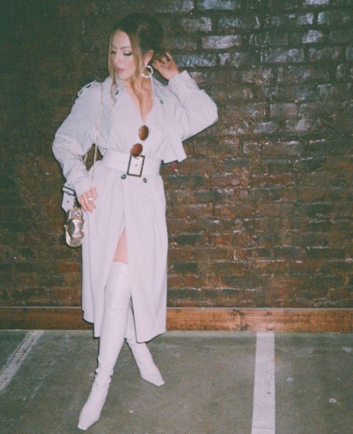 Elizabeth Gillies Posing  nude photo