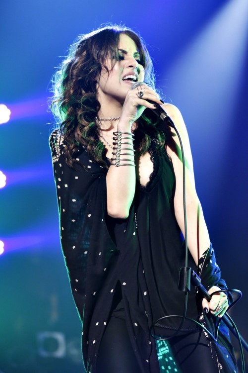 Elizabeth Gillies Rock Star  nude photo