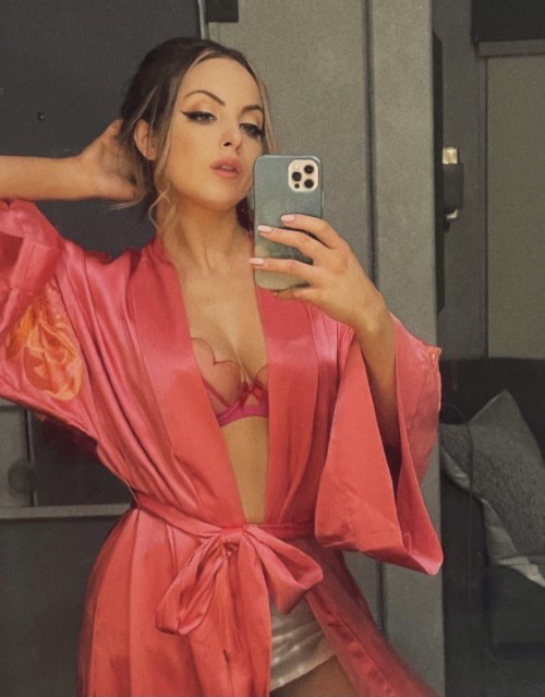 Elizabeth Gillies Sexy(1)  nude photo